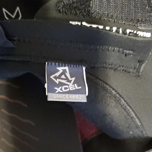 Women's Axis Back Zip Black Full-Length Wet Suit 3/2mm - Picture 14 of 16